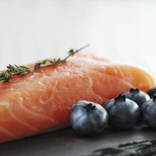 Корм для взрослых собак ORYGO Salmon с лососем и черникой полувлажный (200г х18) 3,6 кг (ORYGD030000946)